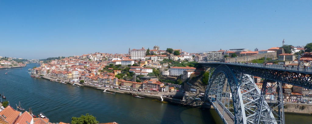 Feng shui of bridges in Porto, Portugal