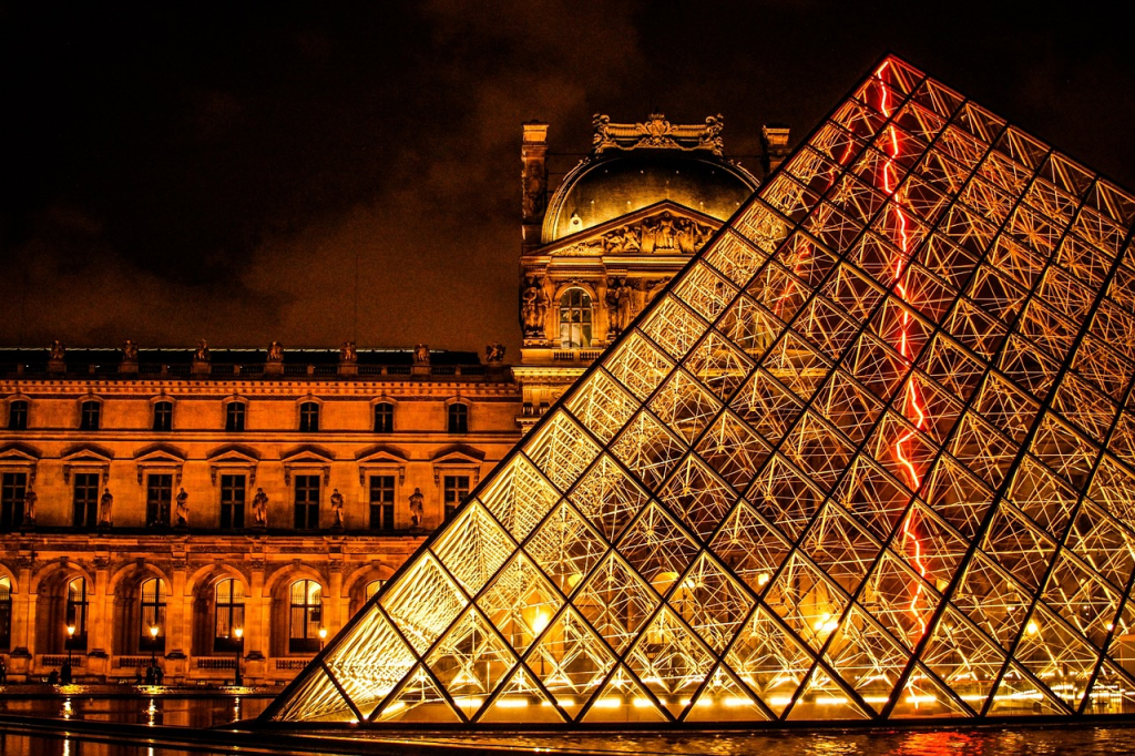 IM Pei Pyramid Louvre 